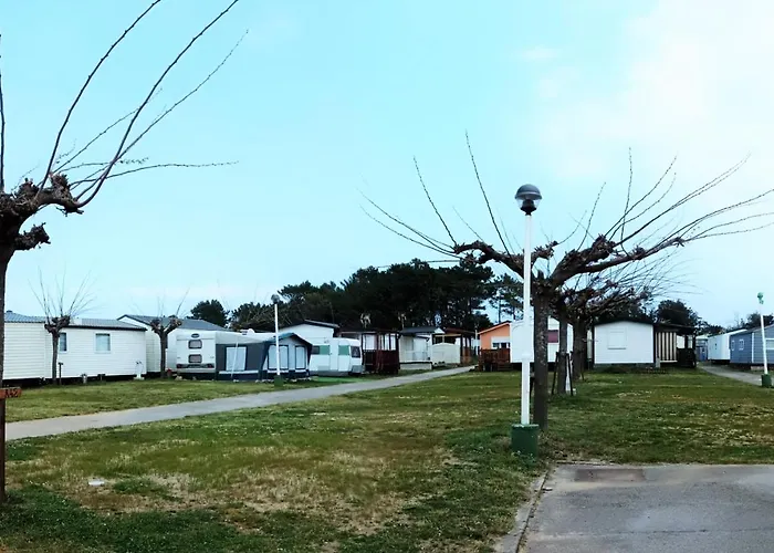 Camping Mola! Surf Loredo 2* Loredo