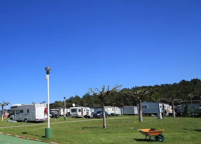 Camping Mola! Surf Loredo