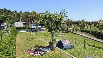 Mola! Surf Camping 2*